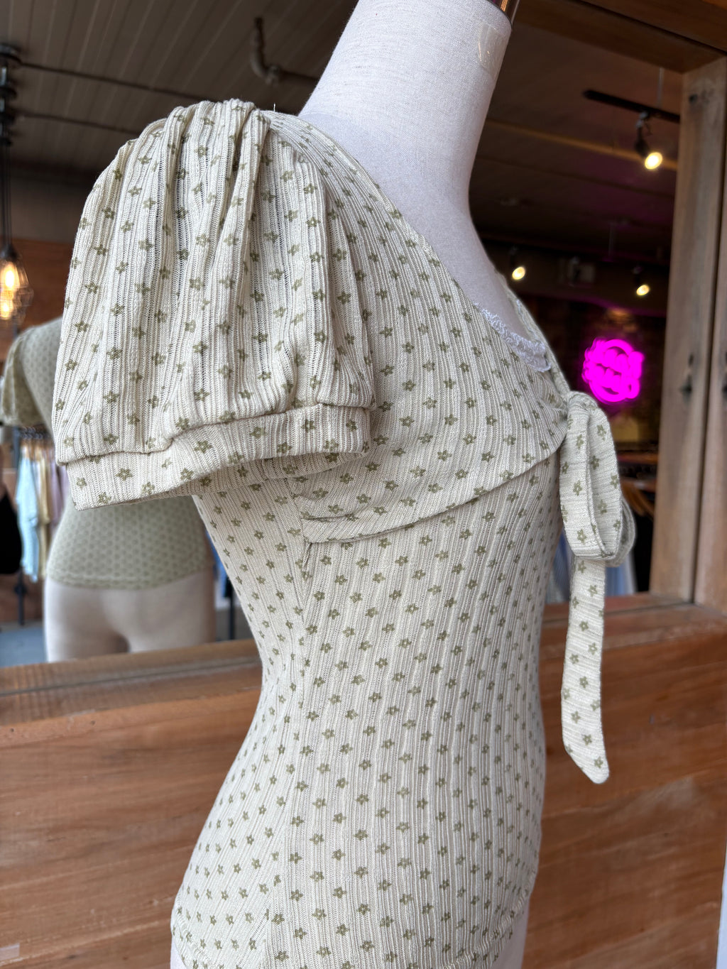 Clover Cottage Top