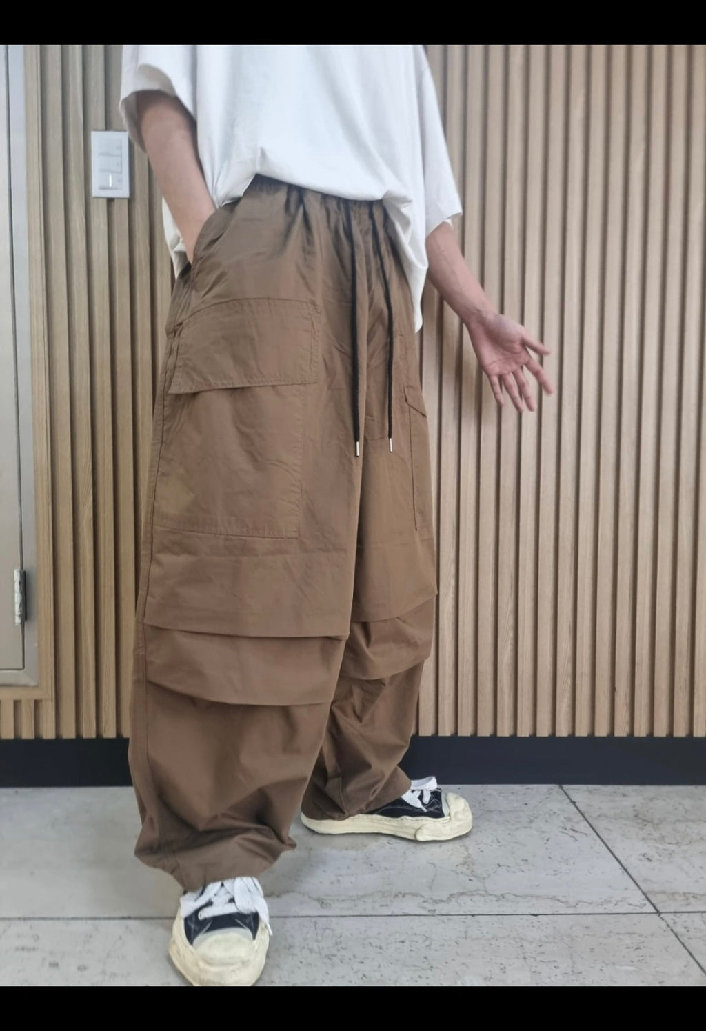 Basket over balloon pants