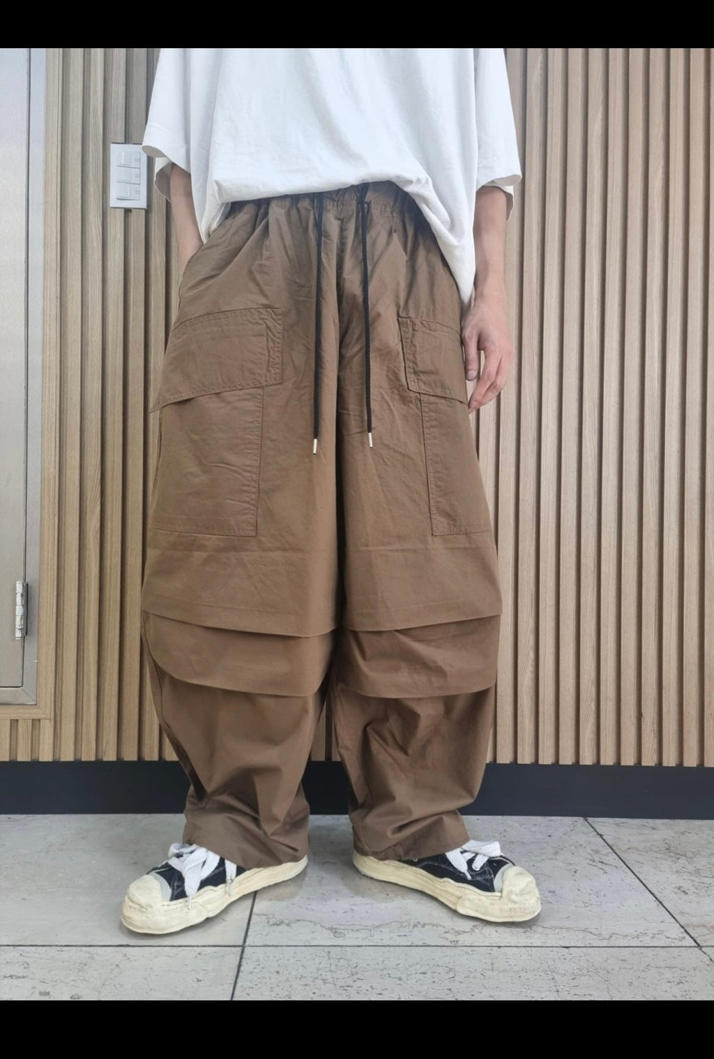 Basket over balloon pants