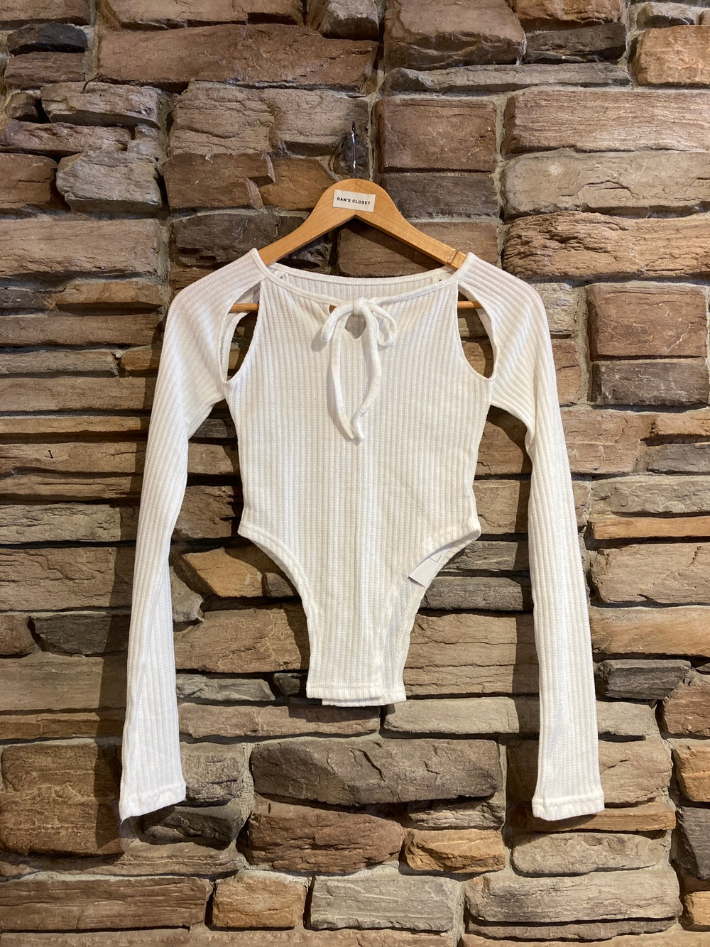 Cutout Tapered Hemline Longsleeve