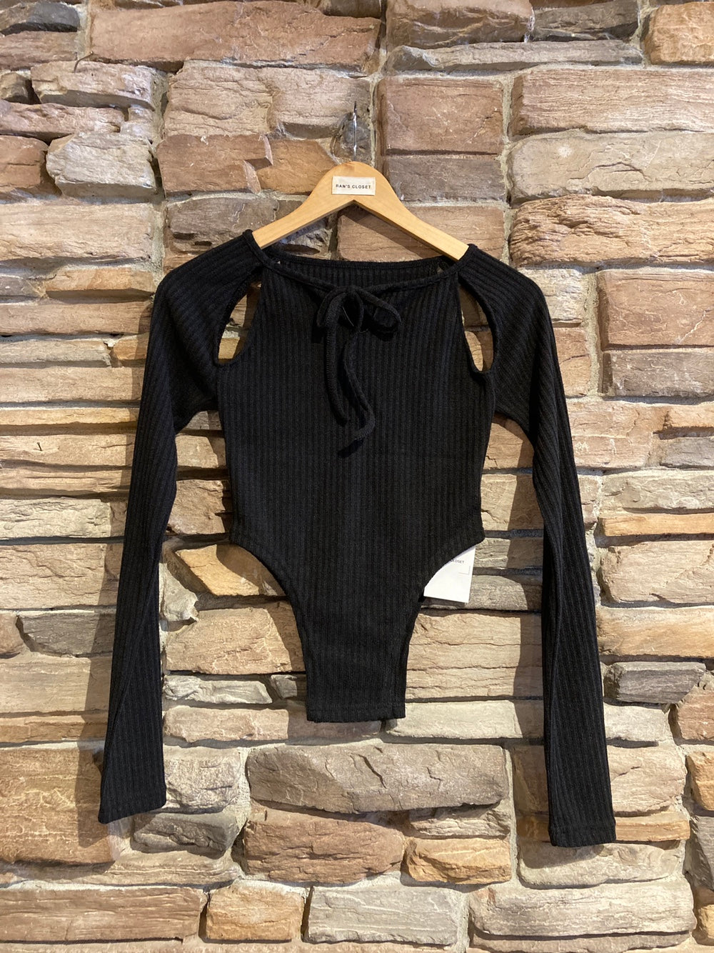 Cutout Tapered Hemline Longsleeve