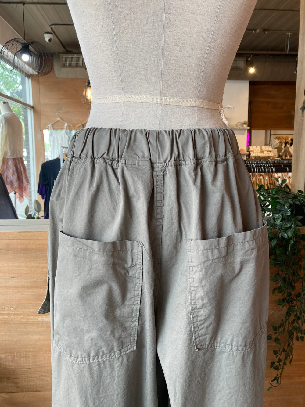 Basket over balloon pants
