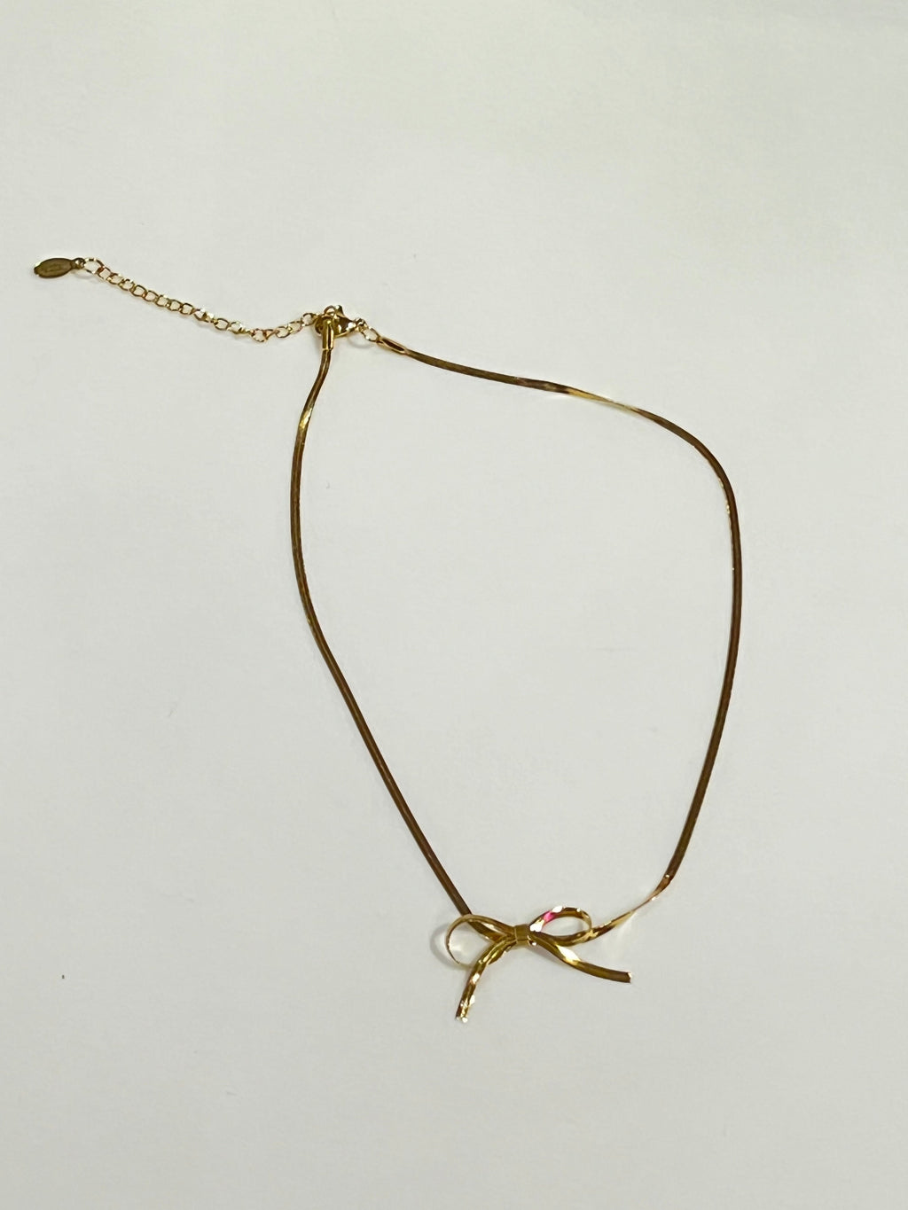Short Bow Necklace