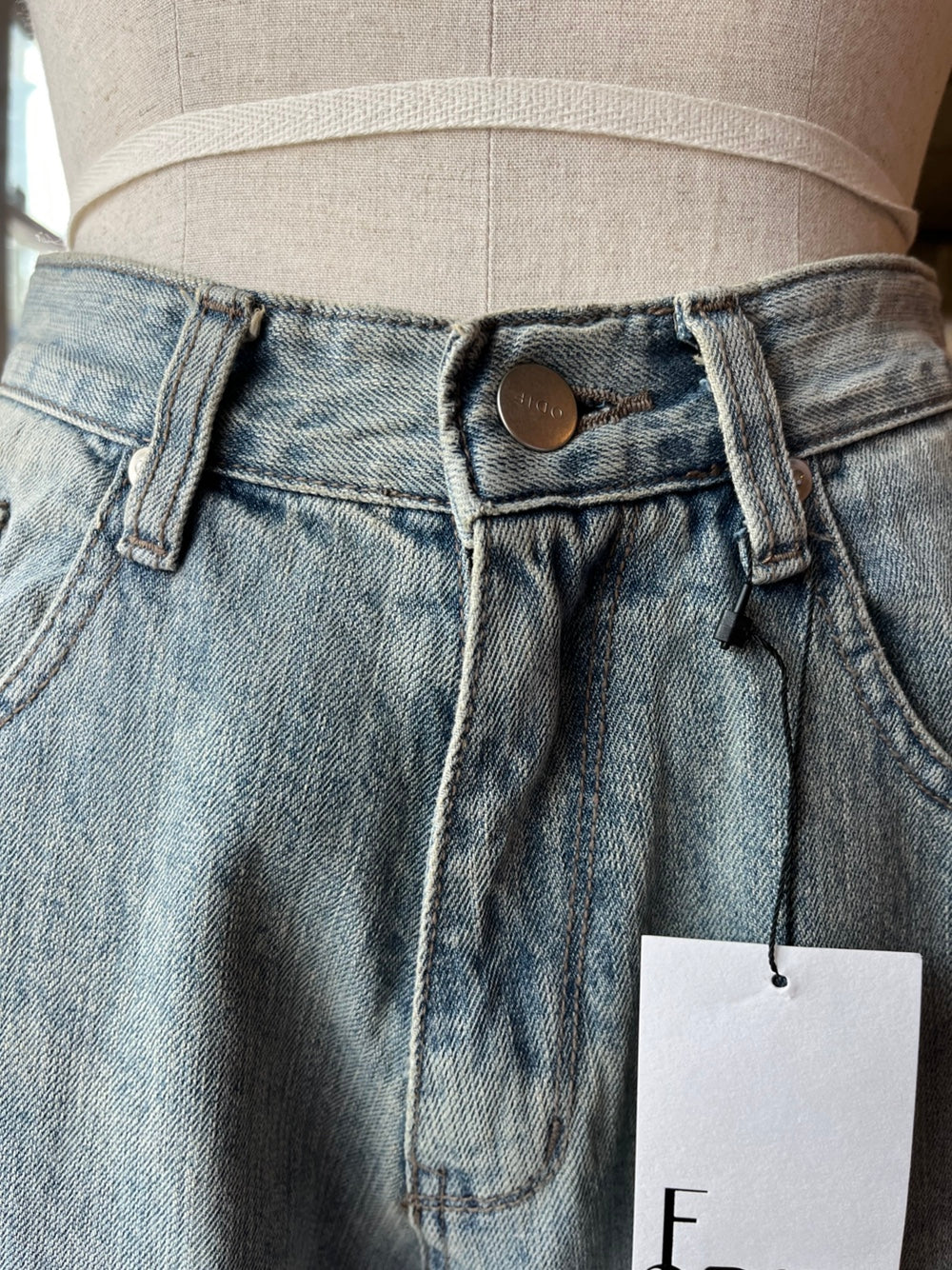 Women's Light Wash Wide Jeans
