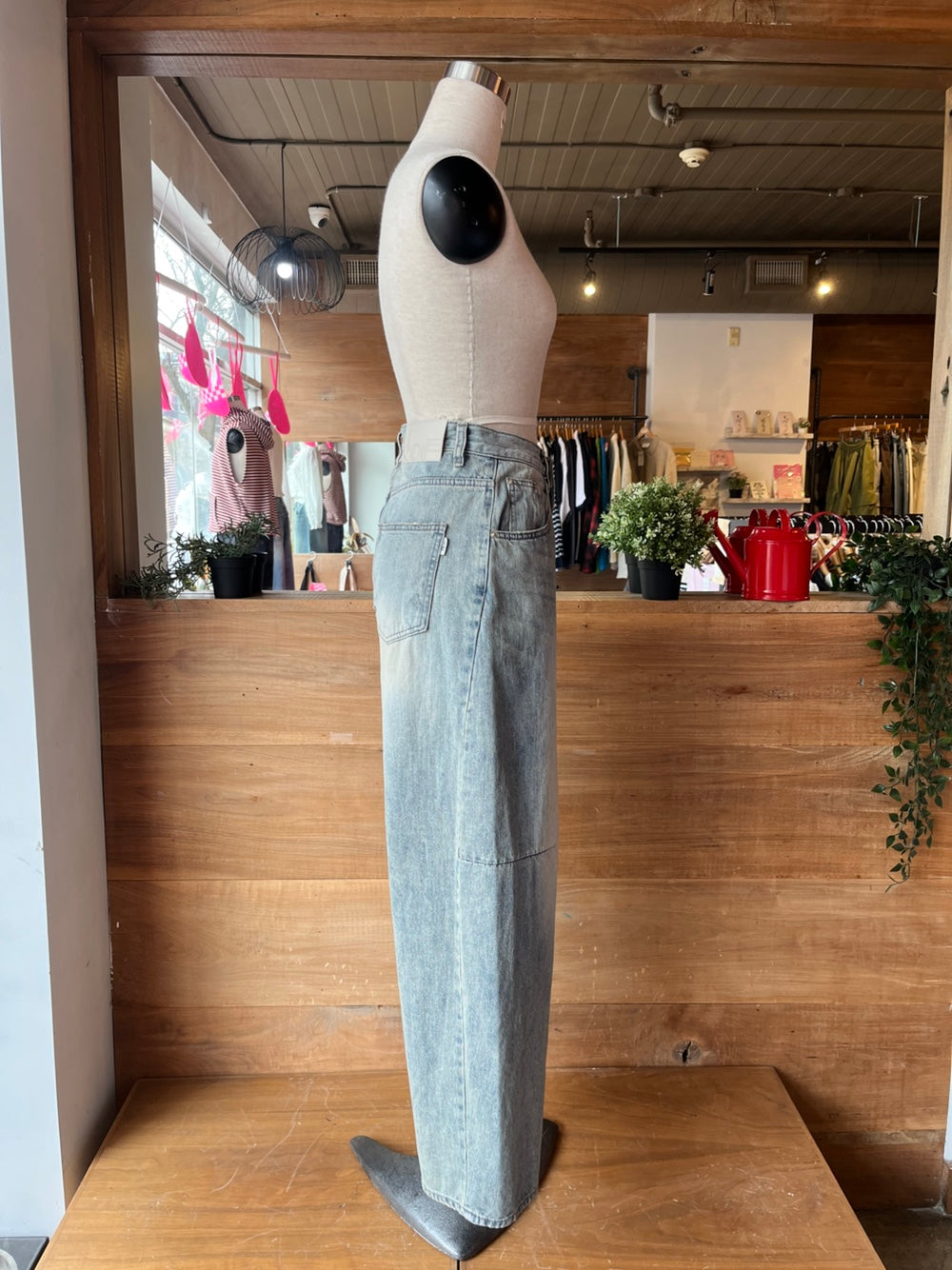 Women's Light Wash Wide Jeans