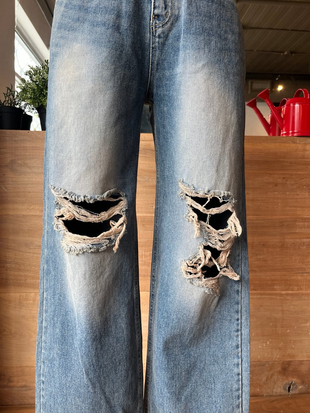 Distressed Wide Leg Jeans