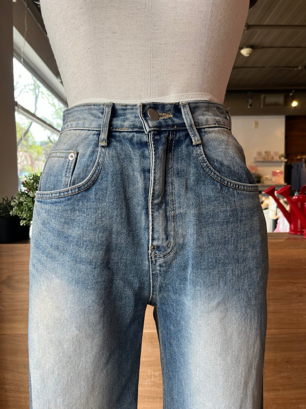Distressed Wide Leg Jeans