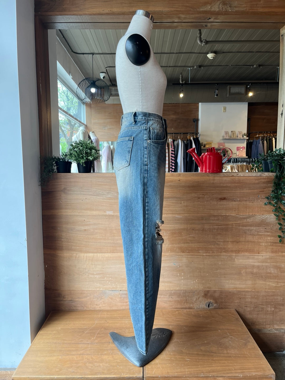 Distressed Wide Leg Jeans