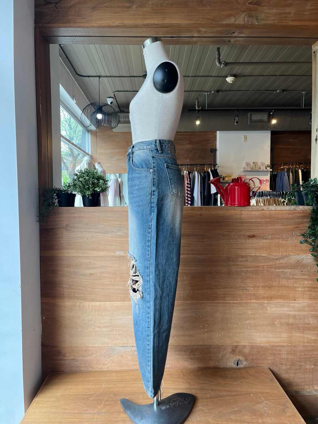 Distressed Wide Leg Jeans