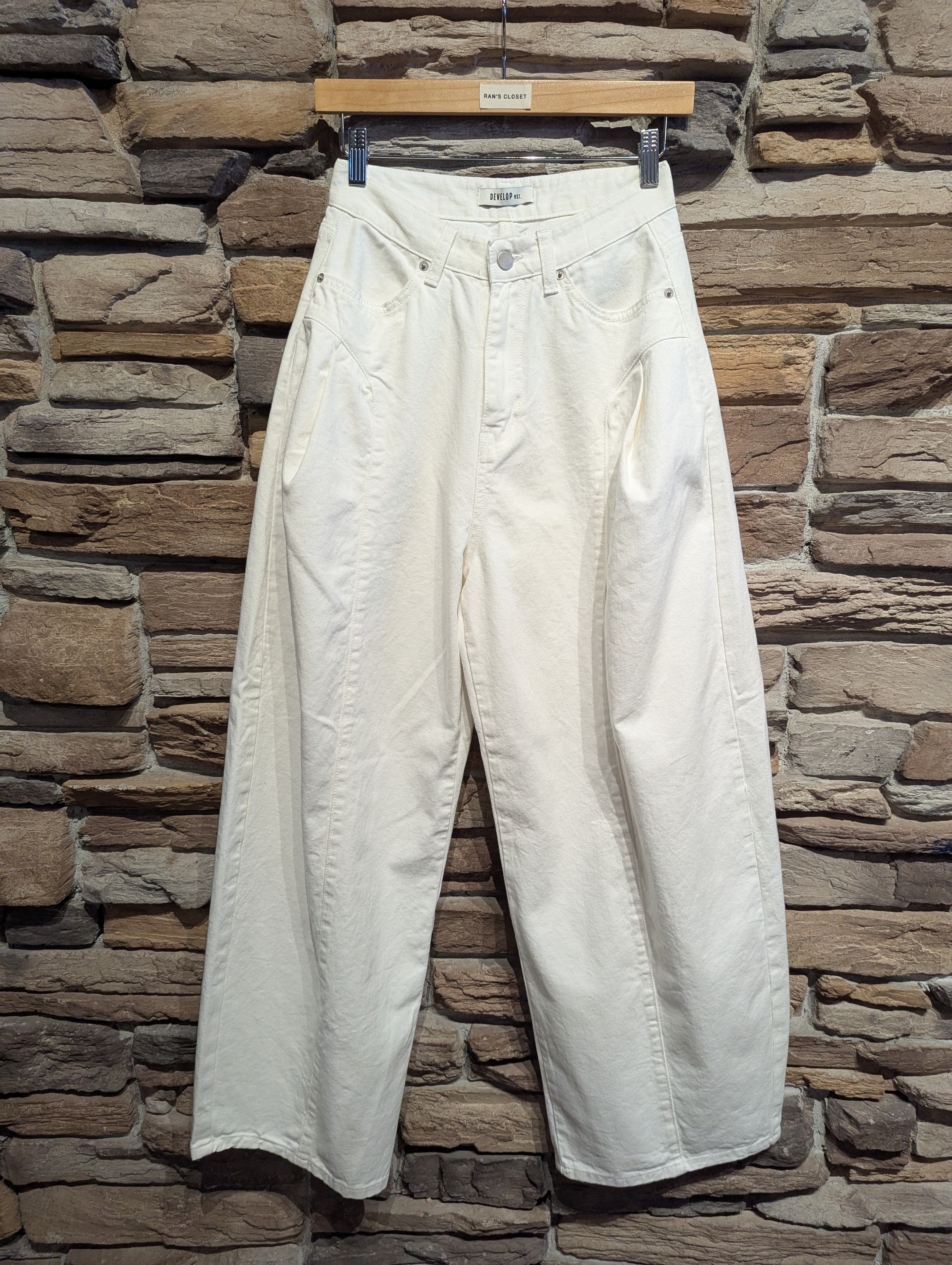 Barrel Fit Women's Pants **we have in stock, check sizes available **