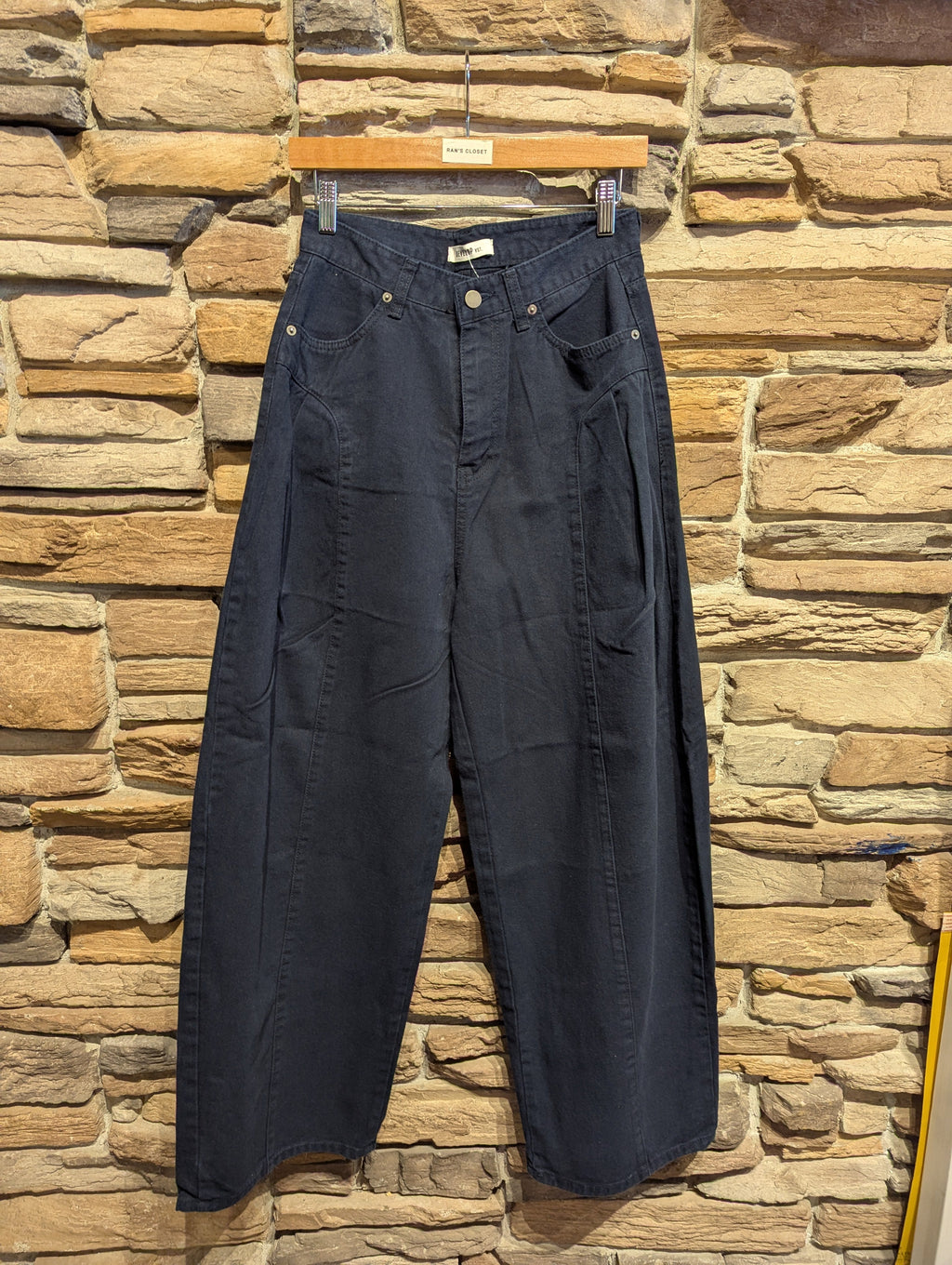 Barrel Fit Women's Pants **we have in stock, check sizes available **