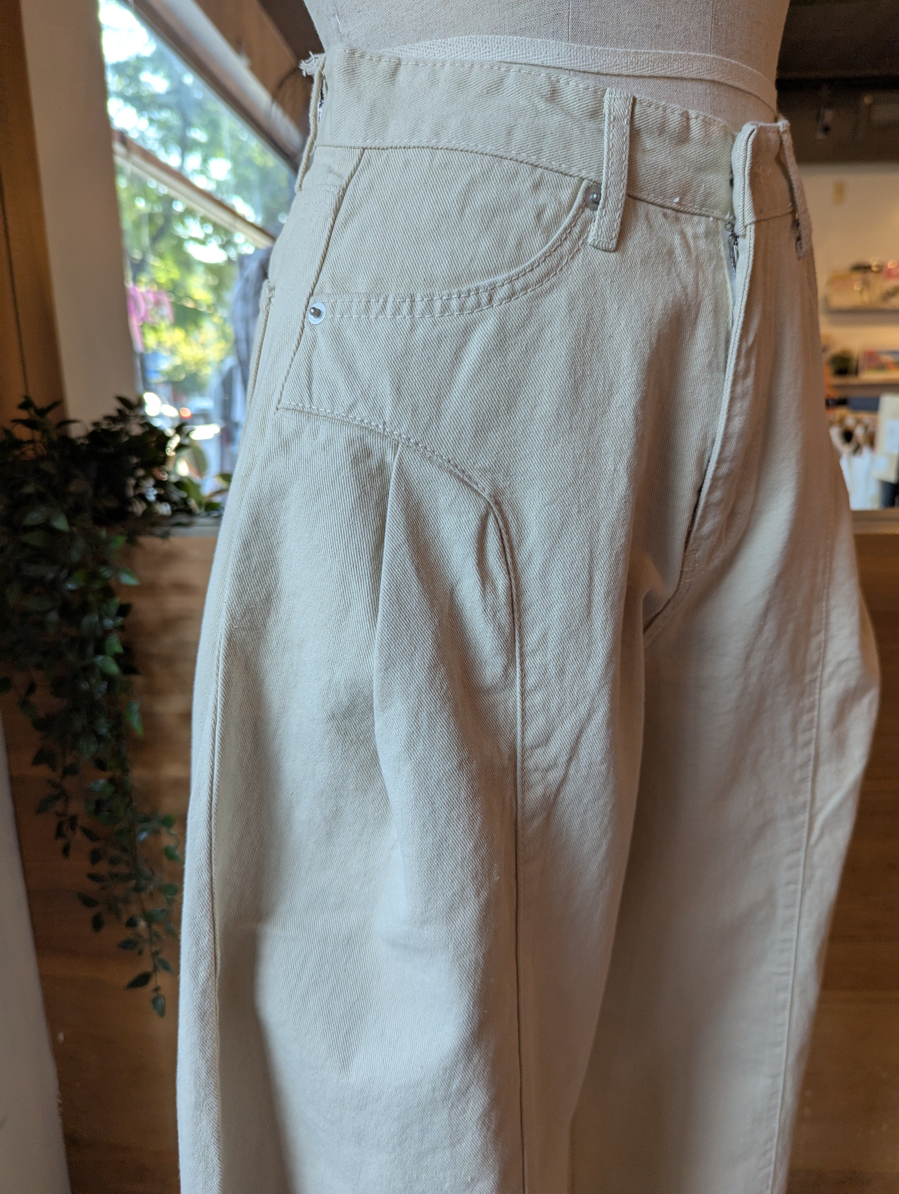 Barrel Fit Women's Pants **we have in stock, check sizes available **