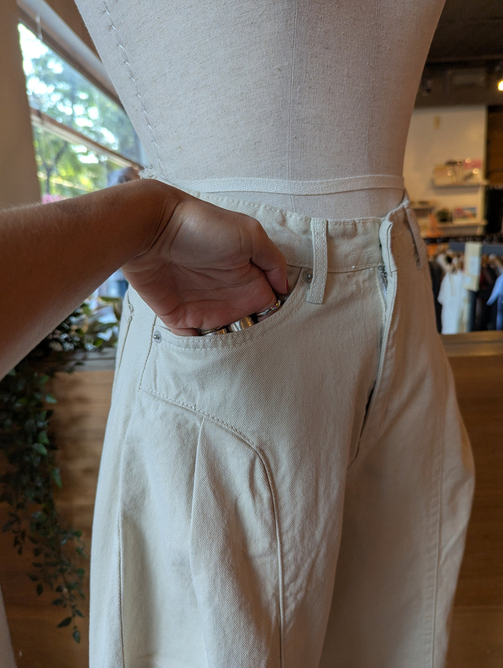 Barrel Fit Women's Pants **we have in stock, check sizes available **