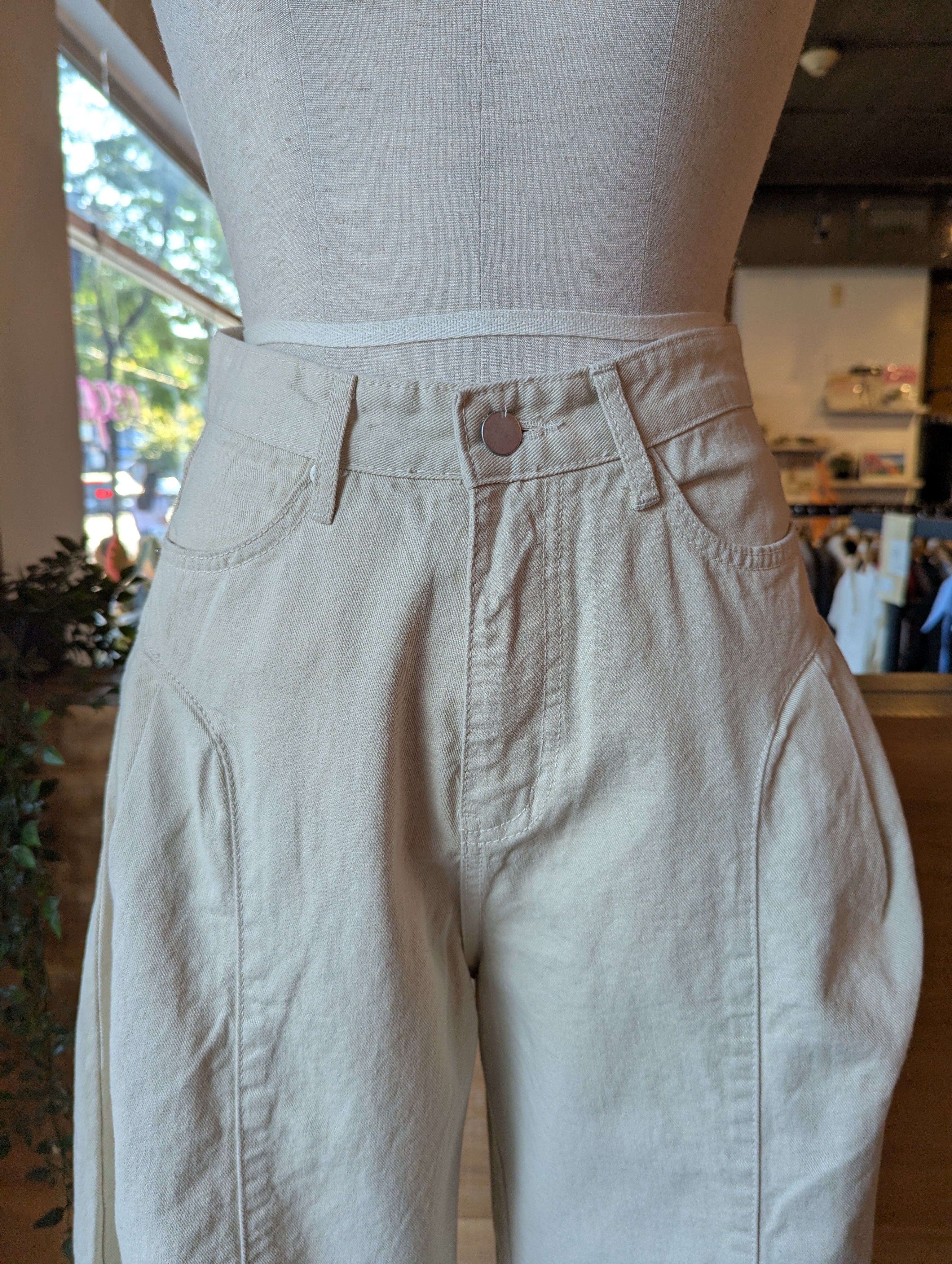 Barrel Fit Women's Pants **we have in stock, check sizes available **