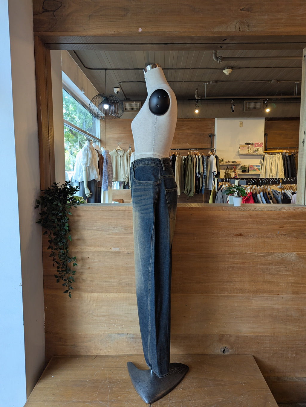 Barrel Fit Jeans **