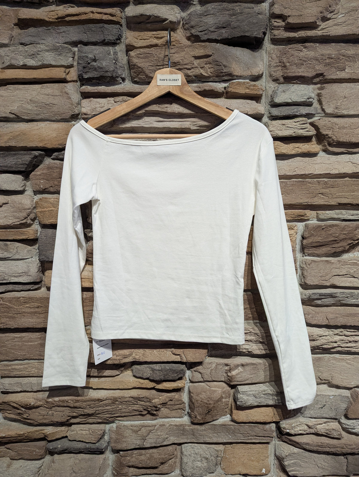Off Shoulder staple long-sleeve