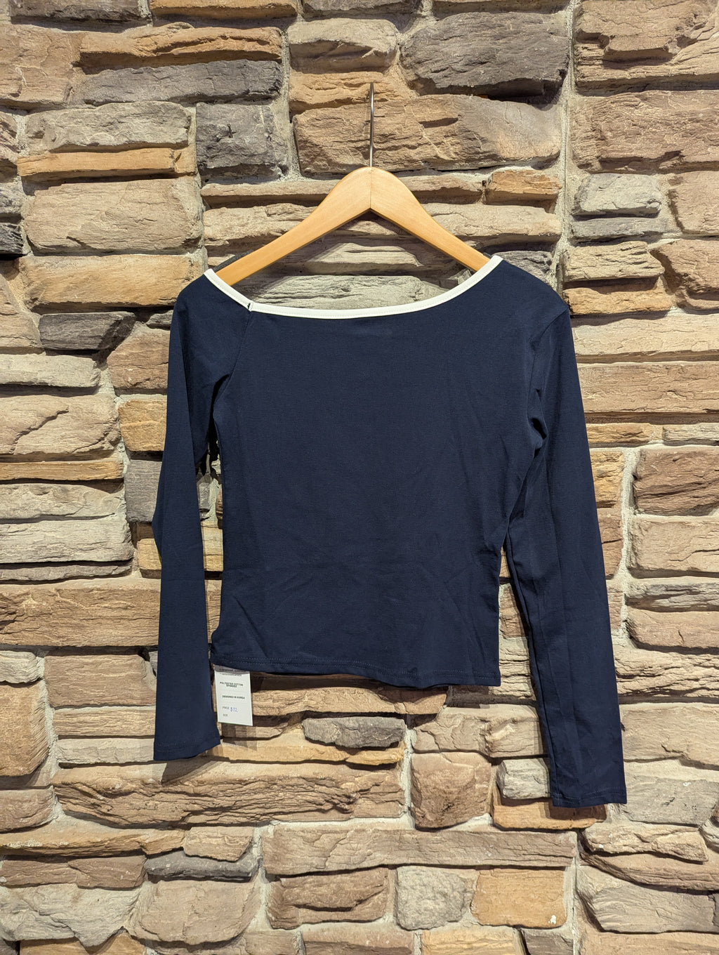 Off Shoulder staple long-sleeve