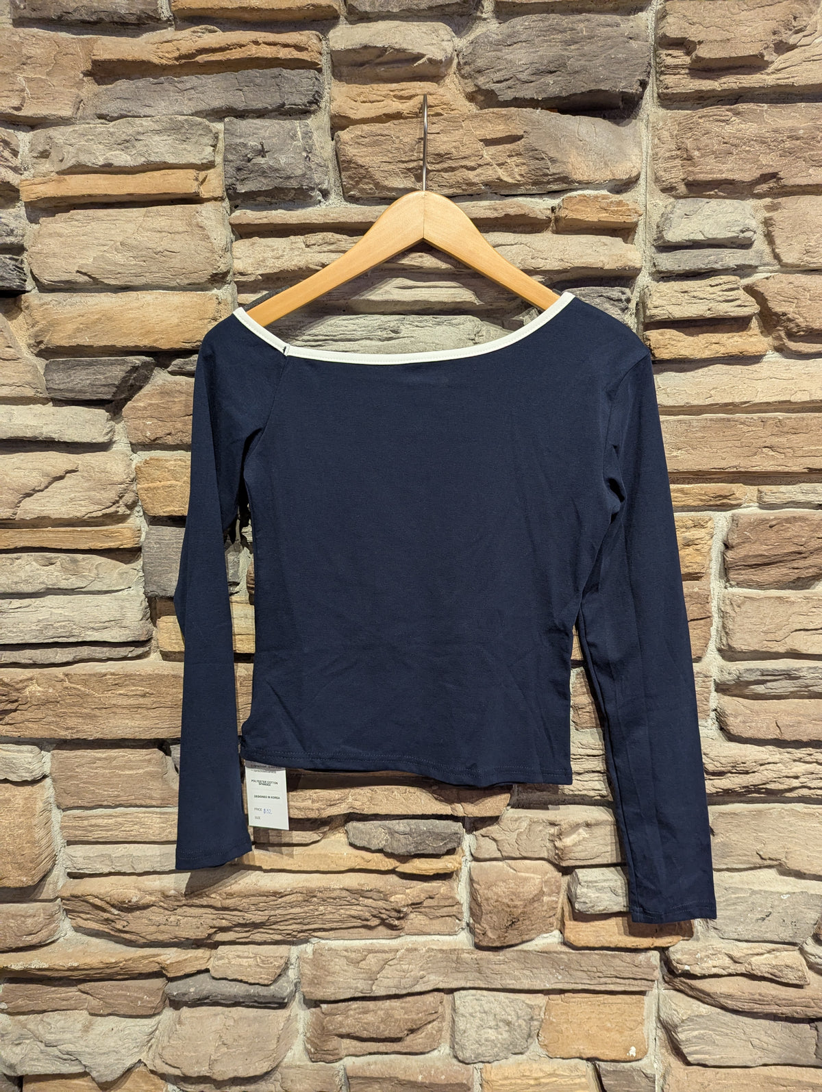 Off Shoulder staple long-sleeve