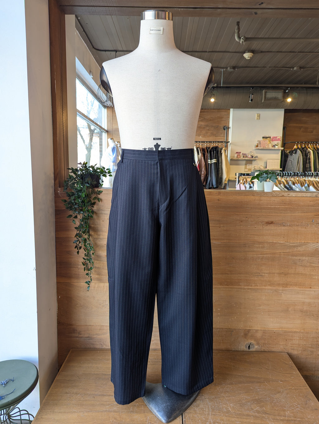 Dapper Pleated Ring Trouser