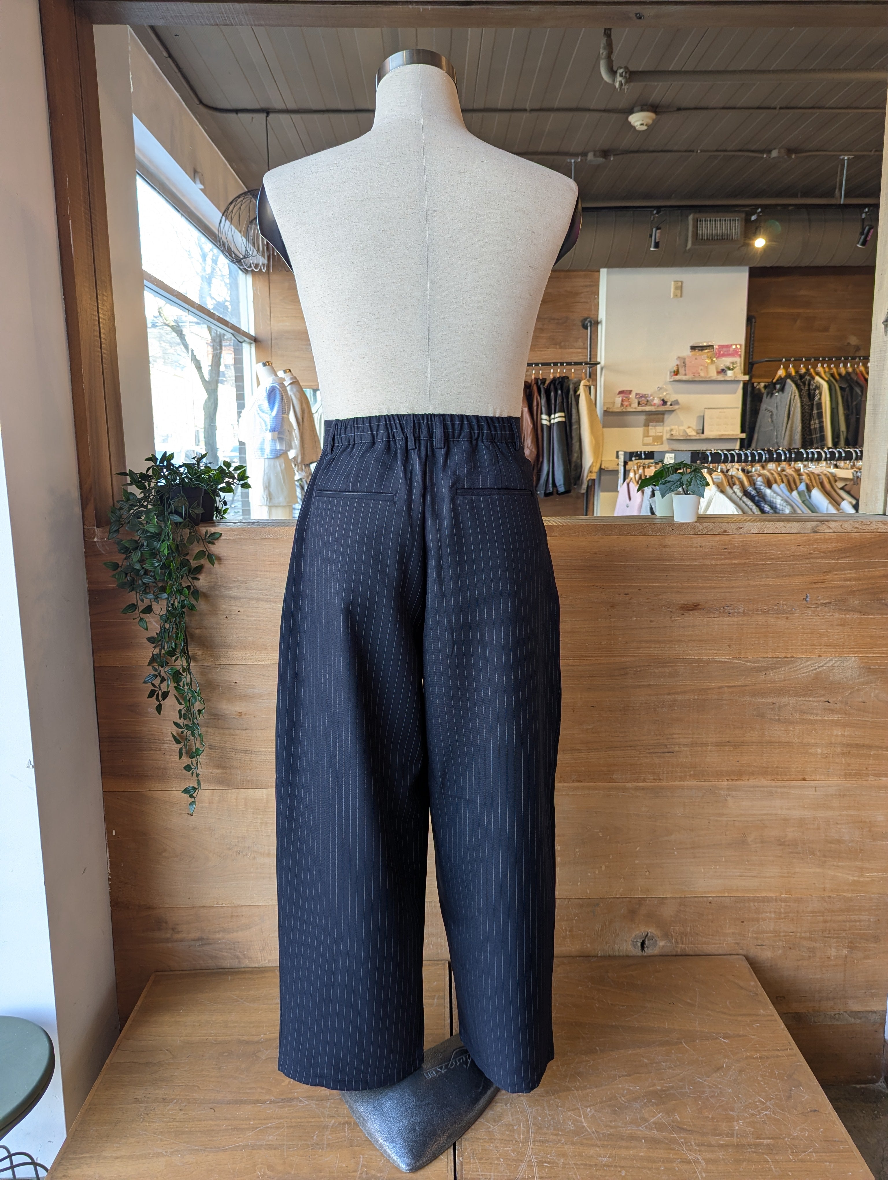 Dapper Pleated Ring Trouser