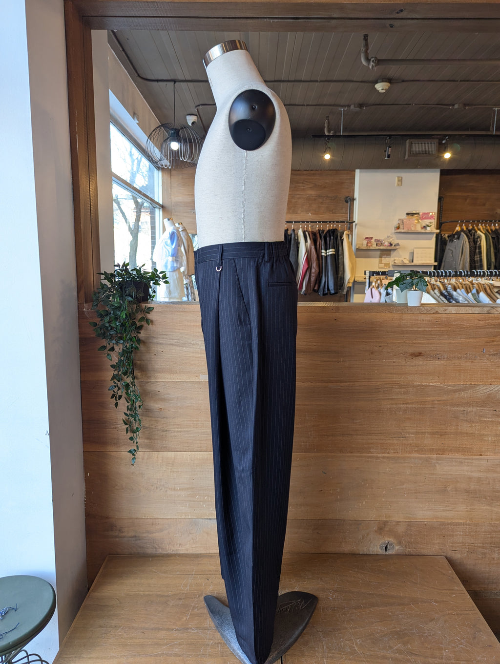 Dapper Pleated Ring Trouser