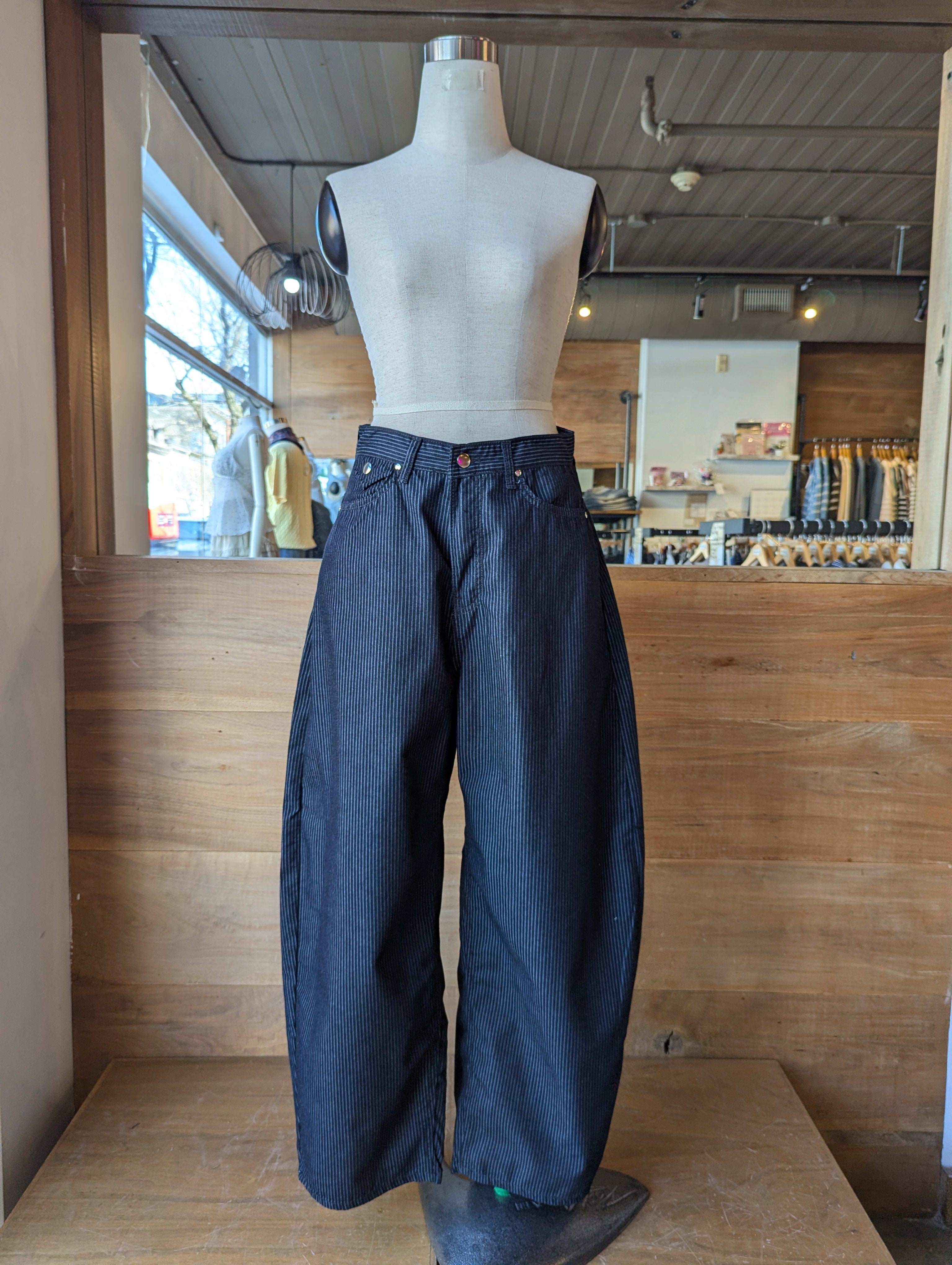 Nova Barrel Pants