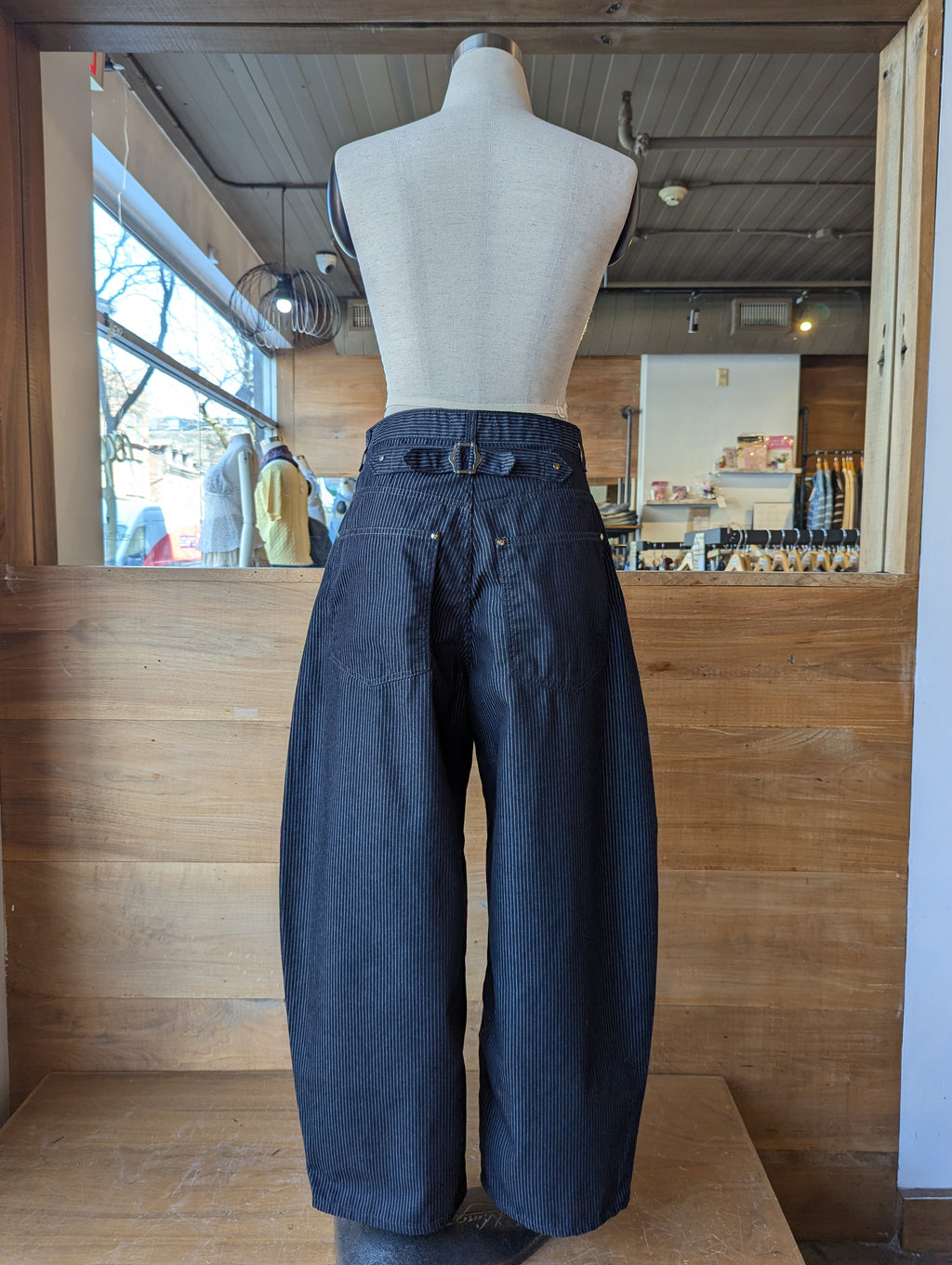 Nova Barrel Pants