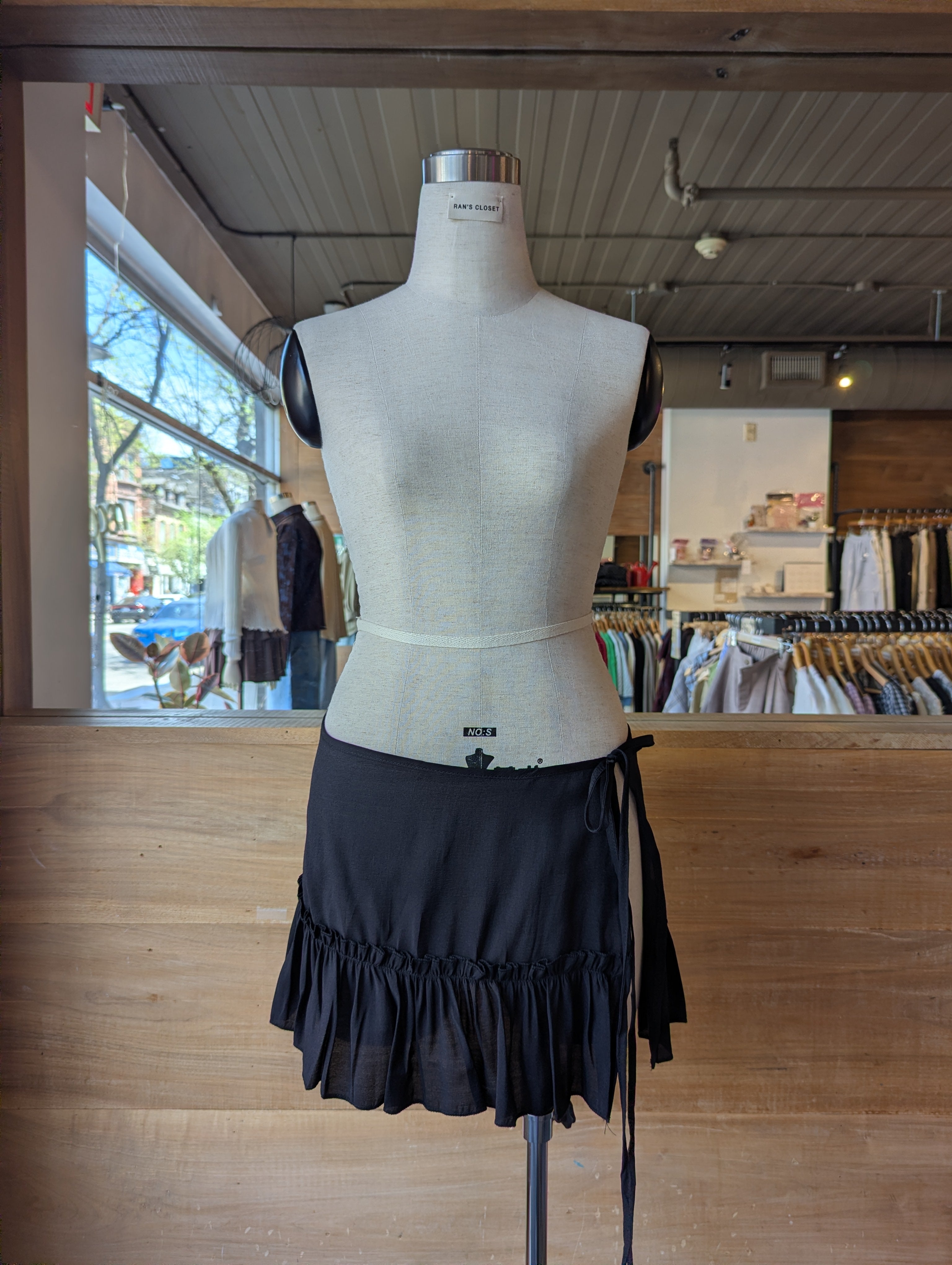 Éclipse Ruffle Wrap Skirt