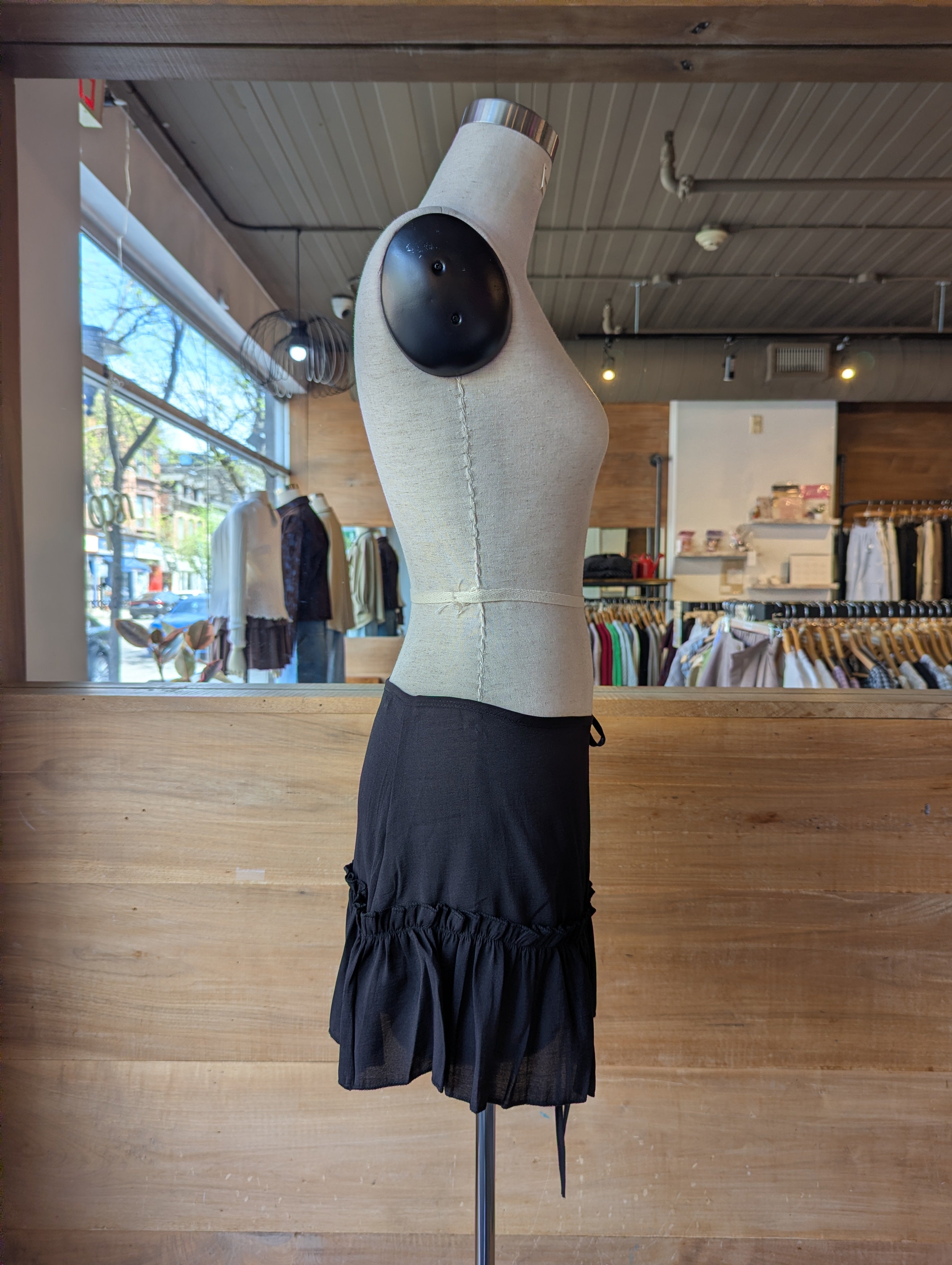 Éclipse Ruffle Wrap Skirt