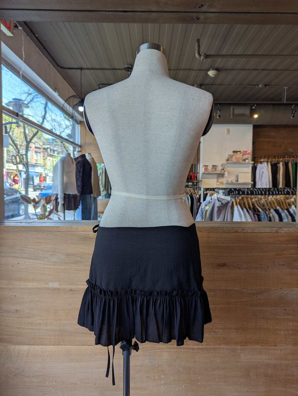 Éclipse Ruffle Wrap Skirt