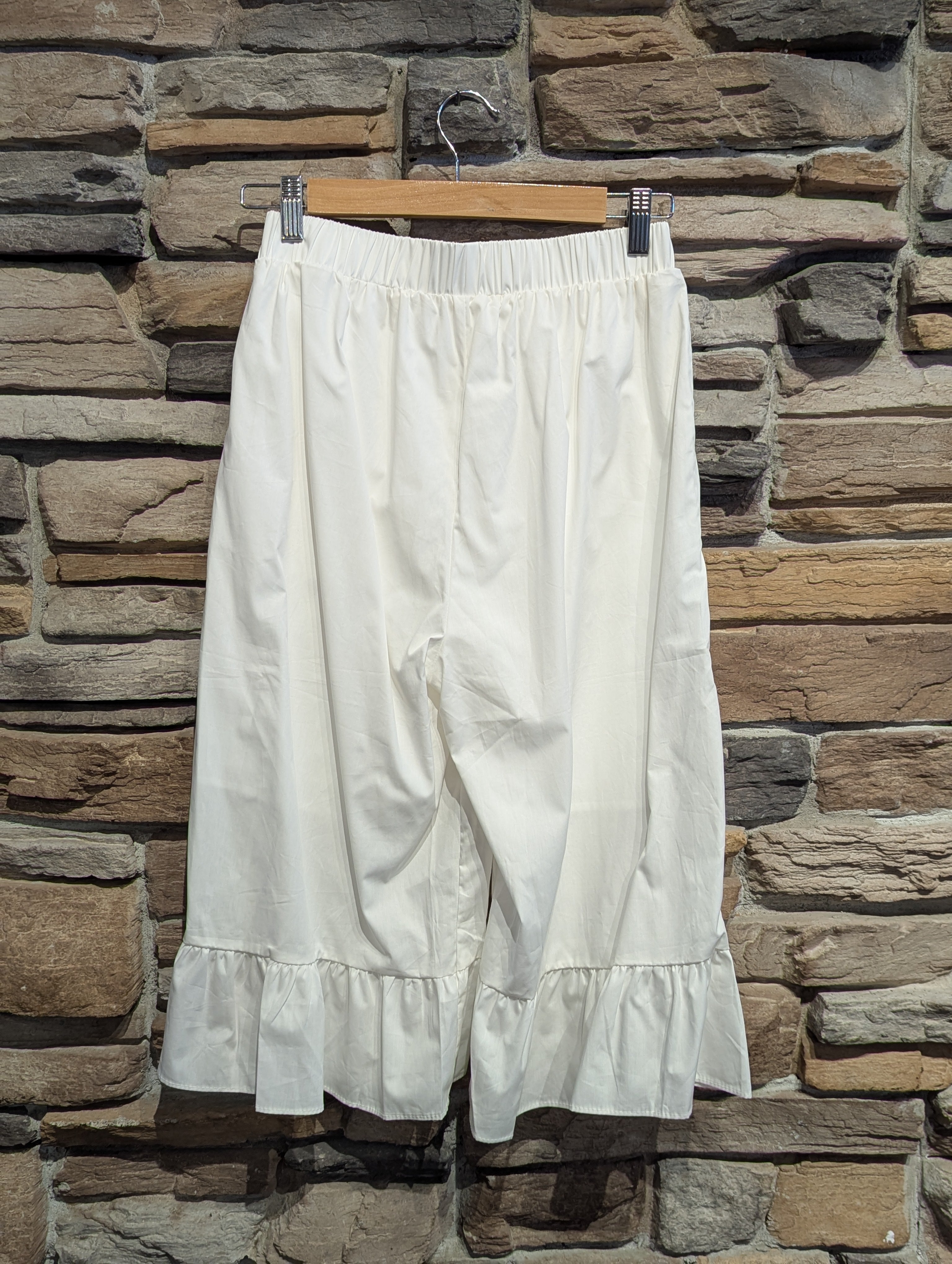 Petal Path Bloomer Capris