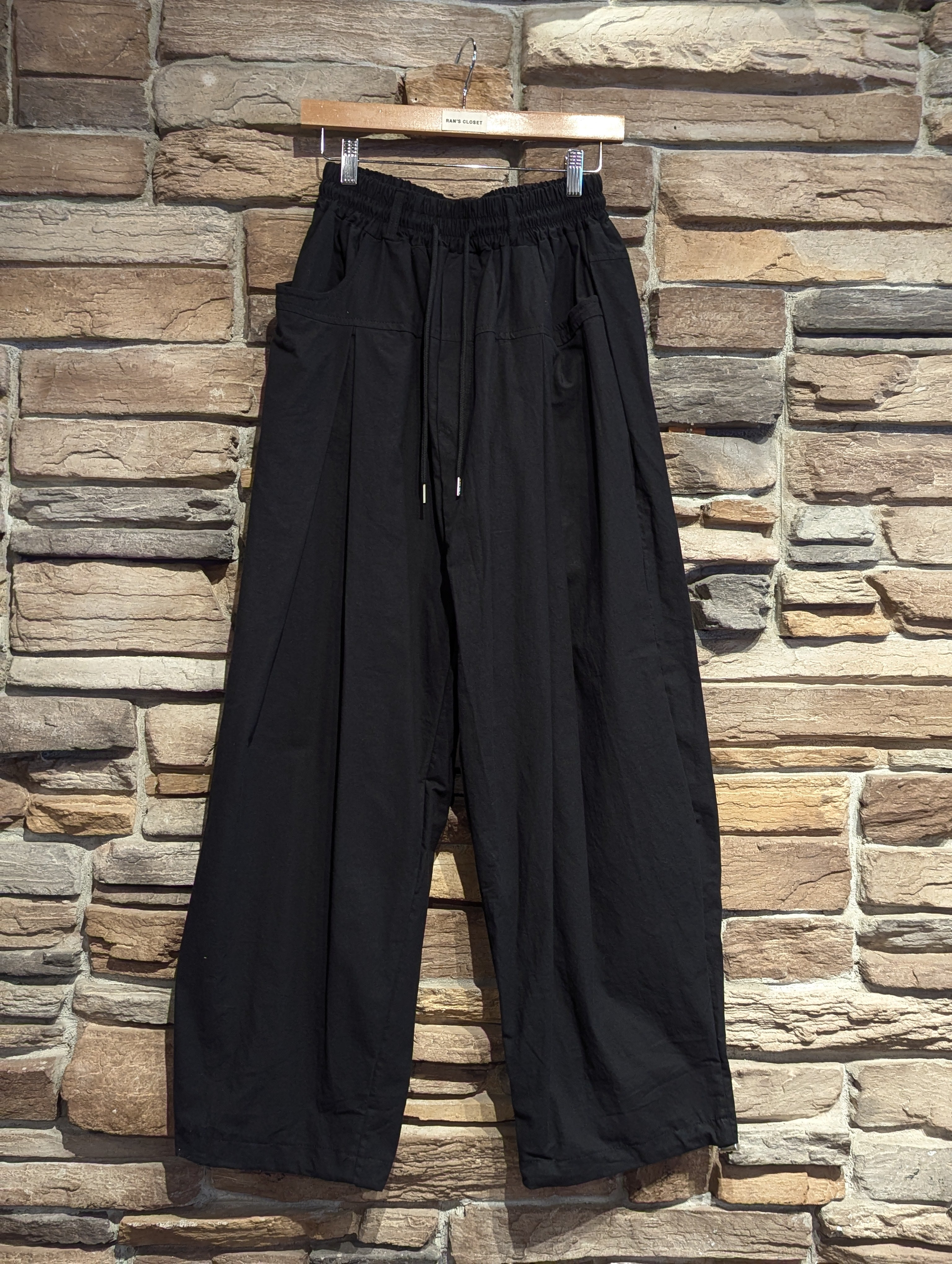 Windrise Pleated Wide-Leg Pant