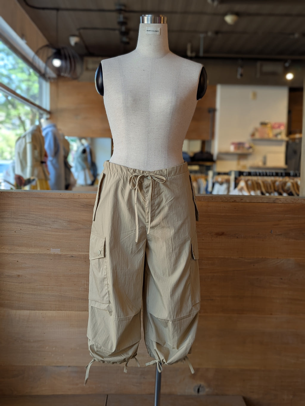 Scout Utility Cargo Capri Pants