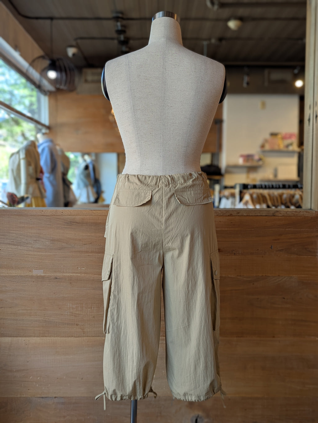 Scout Utility Cargo Capri Pants