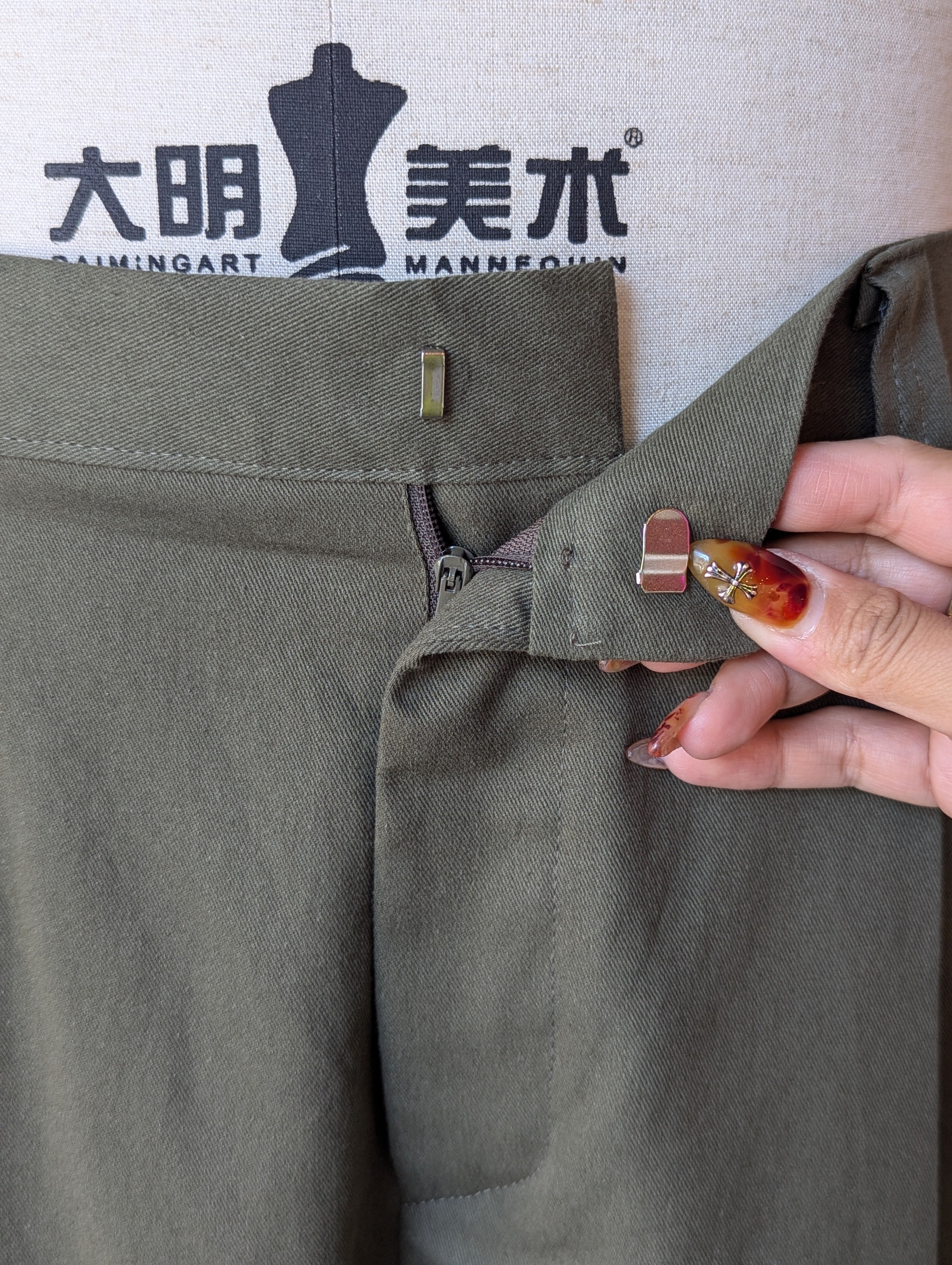 Volume Chino Pants