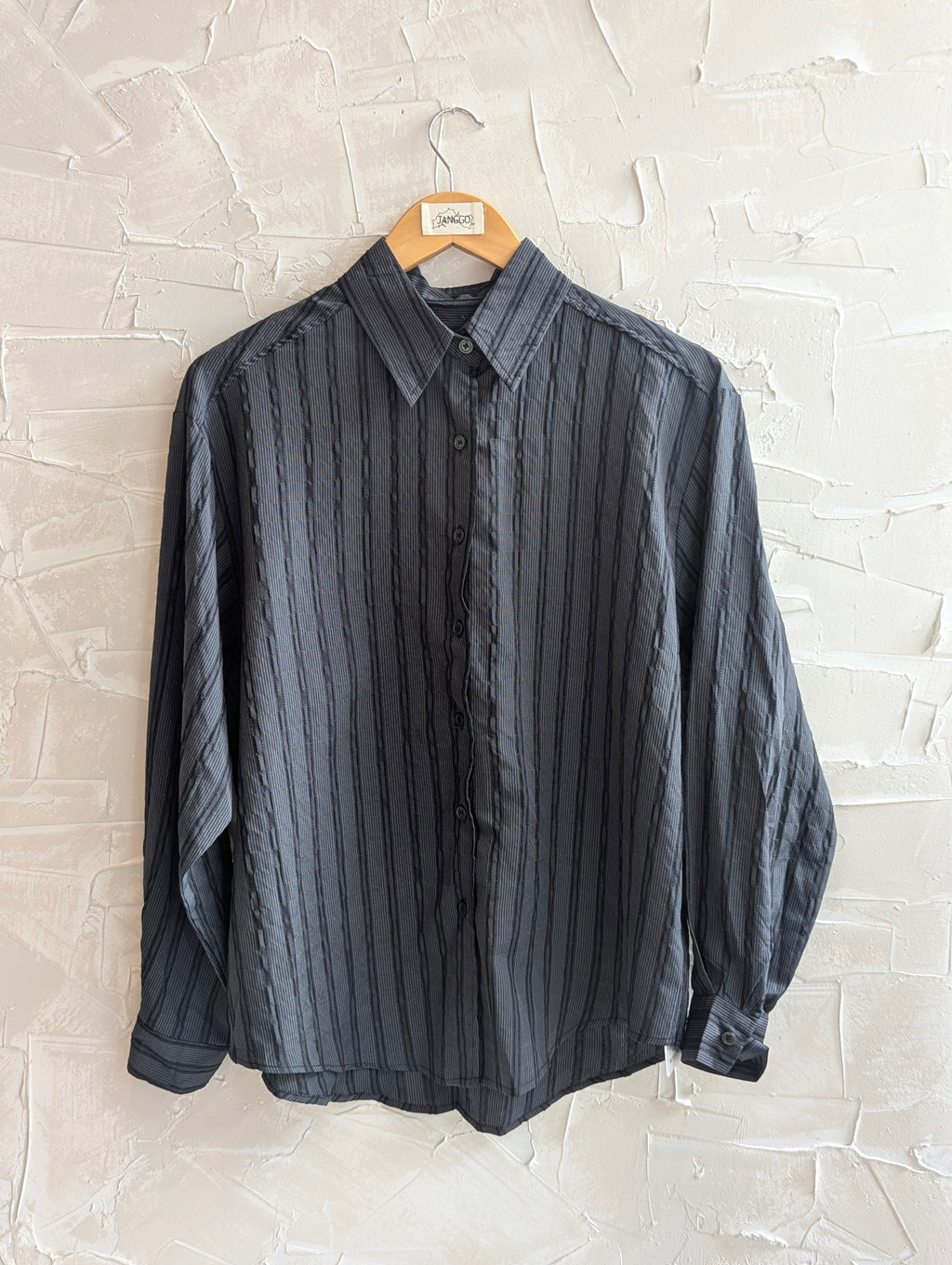 Muted lines button up
