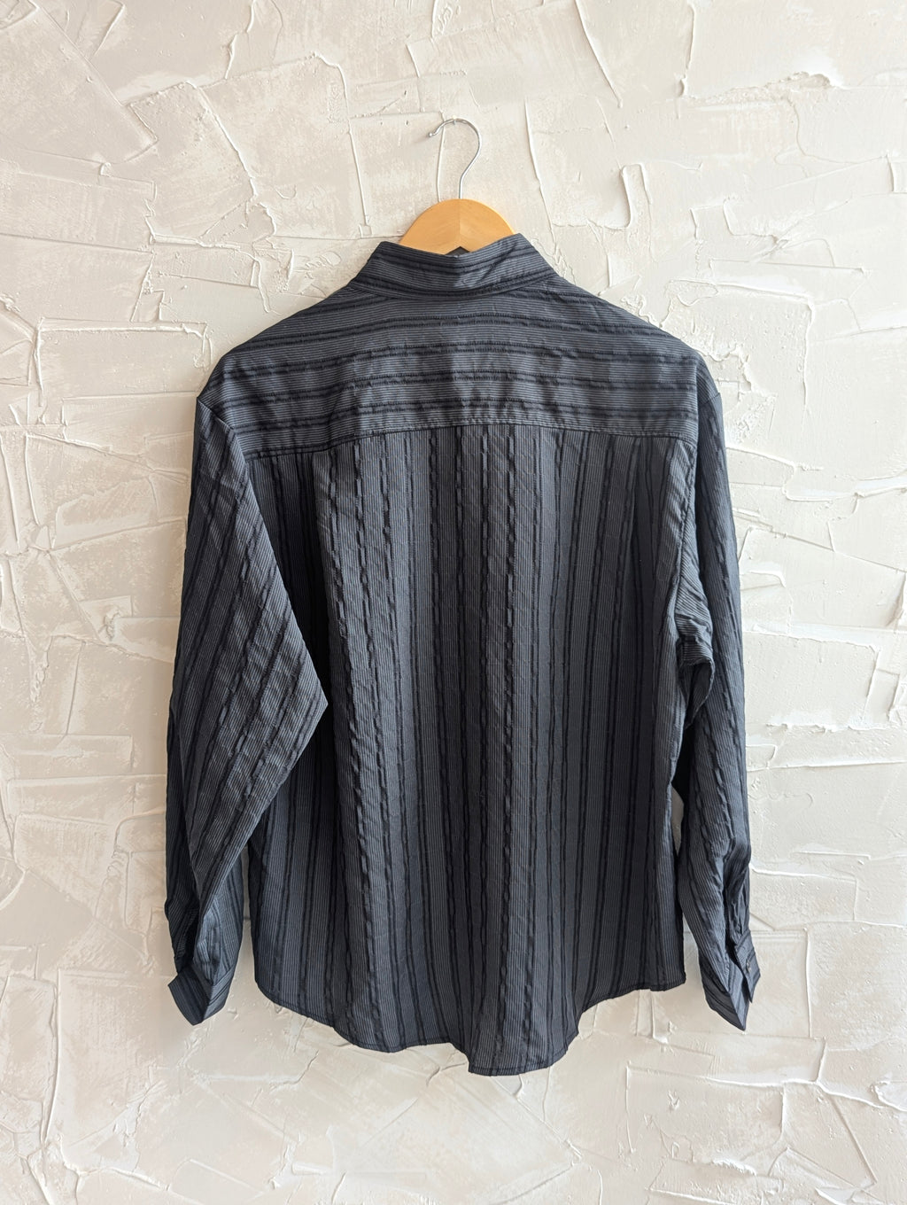 Muted lines button up