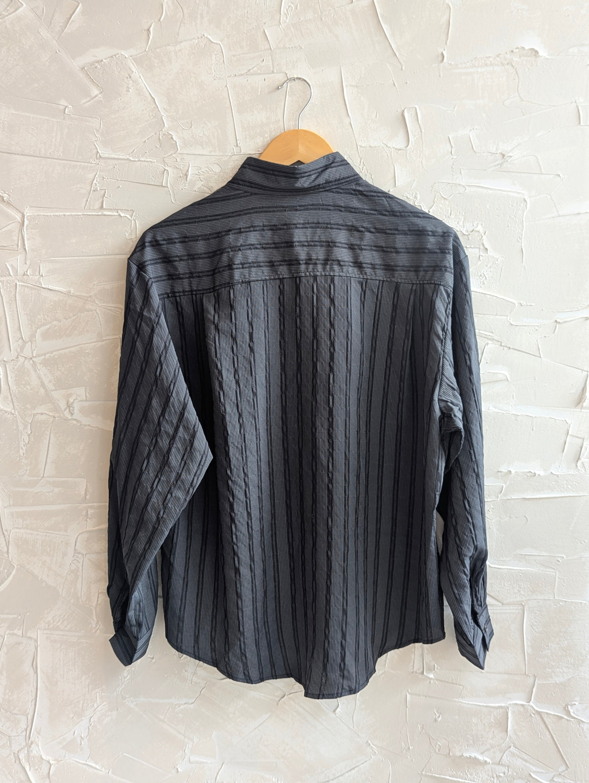 Muted lines button up